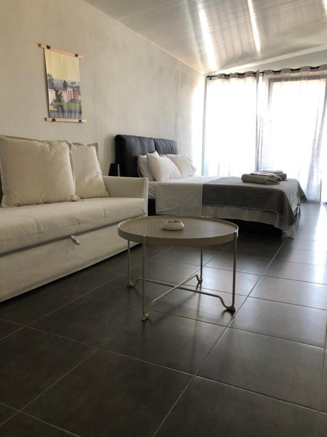 Glykanisos Suites Néa Péramos Zewnętrze zdjęcie