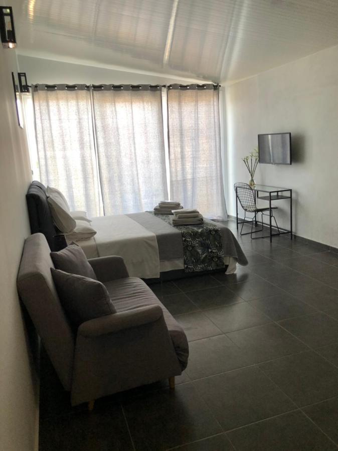 Glykanisos Suites Néa Péramos Zewnętrze zdjęcie
